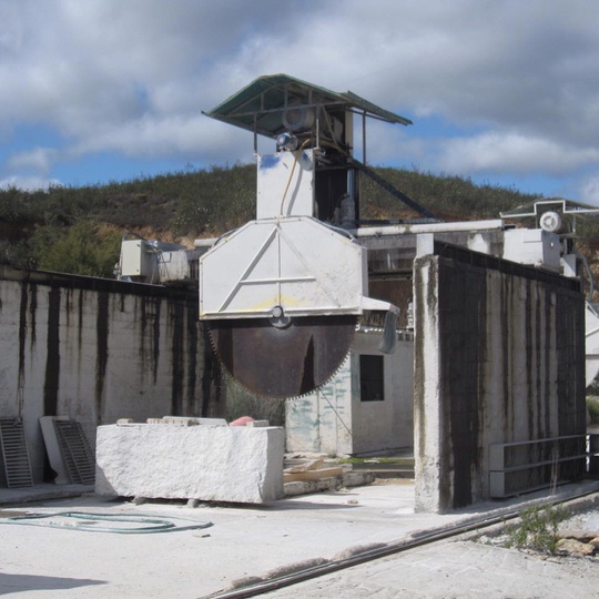 Processing Sienito Granite in Monchique... #materialsandprocesses #factoryvisit #Monchique #stone #handmade #artesian #moderncraft #Algarve #Portugal #tbt #simplicity #design