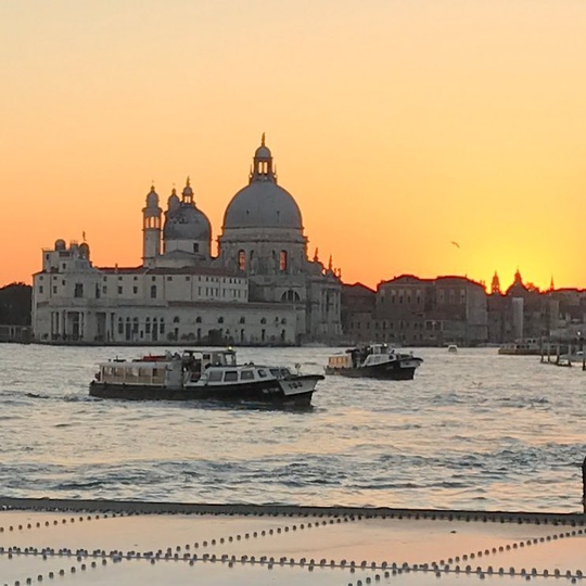 Venezia... #agoodday #architecturalbiennale #architecture #venezia #sunset