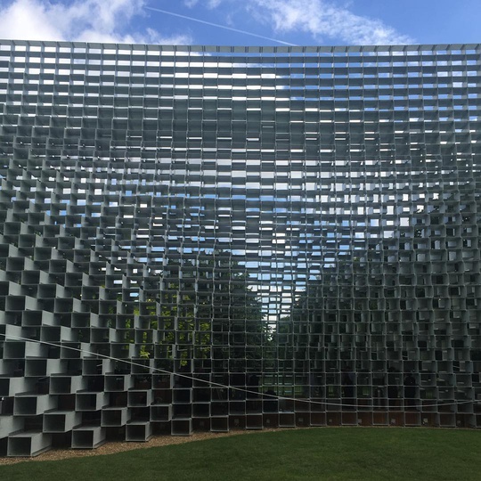 Breakfast in the park... #serpentinepavilion @bjarkeingels #dinesen #architecture